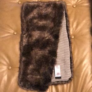 Stella & Dot reversible faux fur scarf